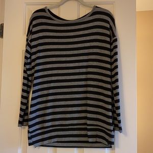 A Pea in the Pod Maternity top